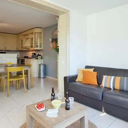 Mare Avec Jardin Et Bbq Vue Et Montagne Et Port A 2 Pas Apartment *