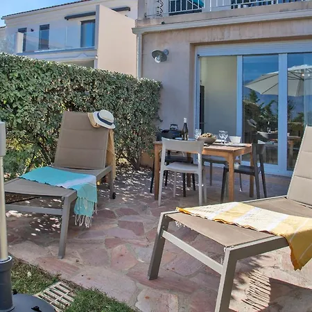 Mare Avec Jardin Et Bbq Vue Et Montagne Et Port A 2 Pas Apartment *