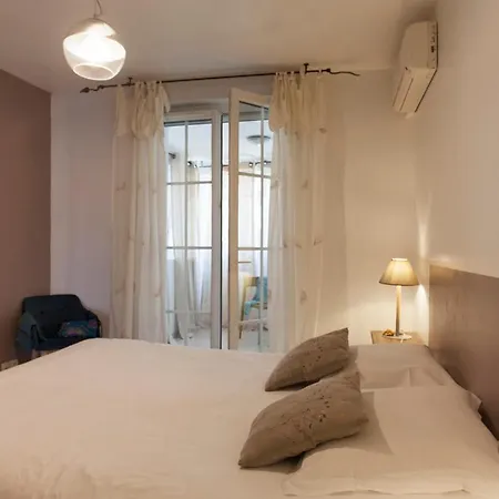 Mare Avec Jardin Et Bbq Vue Et Montagne Et Port A 2 Pas Apartment *