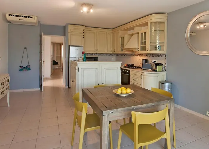 Mare Avec Jardin Et Bbq Vue Et Montagne Et Port à 2 Pas Calvi (Corsica)