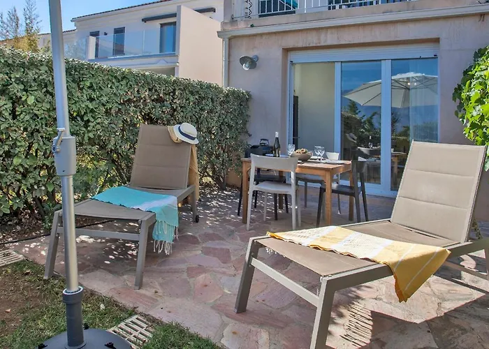Mare Avec Jardin Et Bbq Vue Et Montagne Et Port A 2 Pas Apartman *